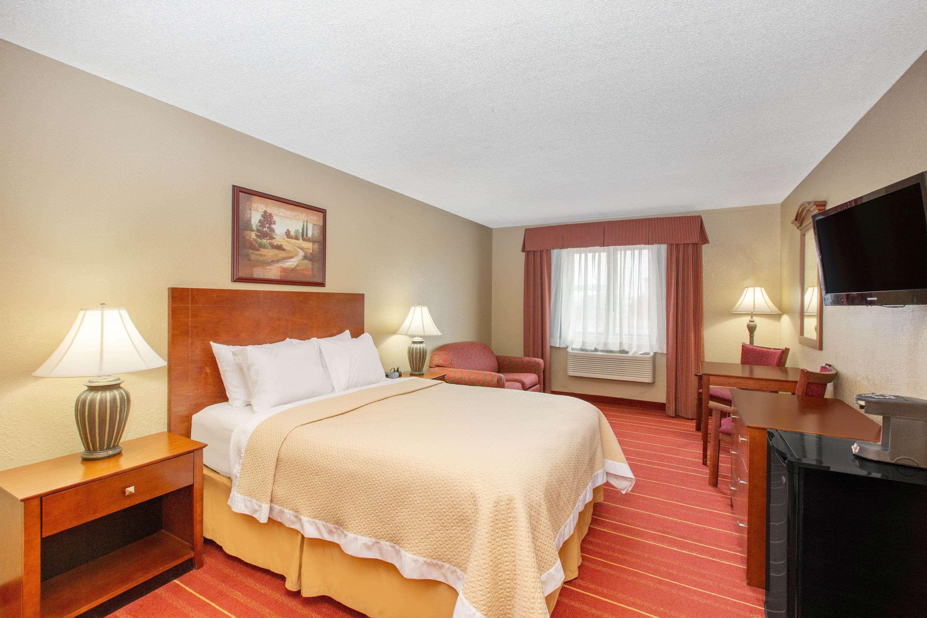 Days Inn By Wyndham Salina I-70 Eksteriør billede