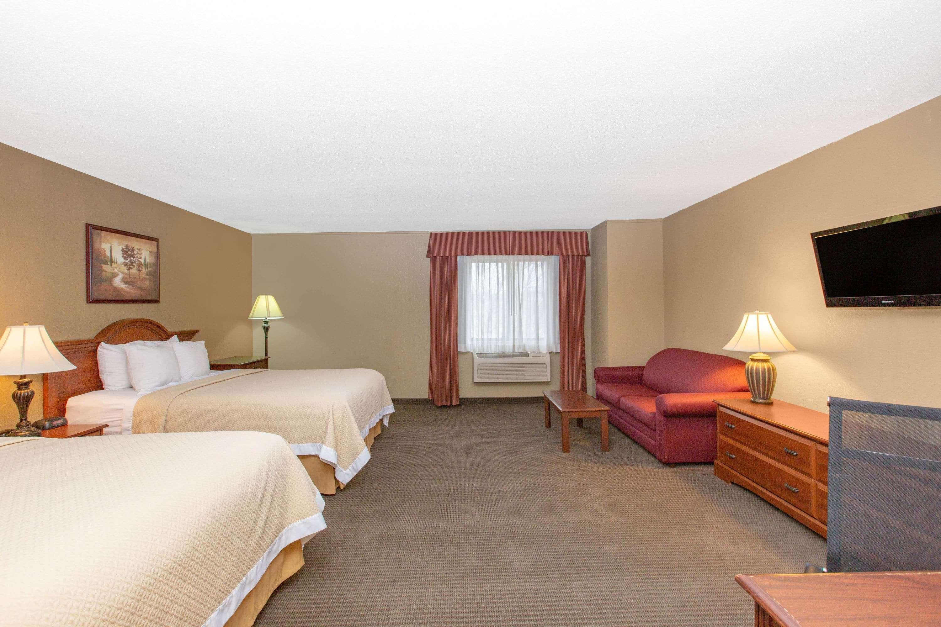 Days Inn By Wyndham Salina I-70 Eksteriør billede