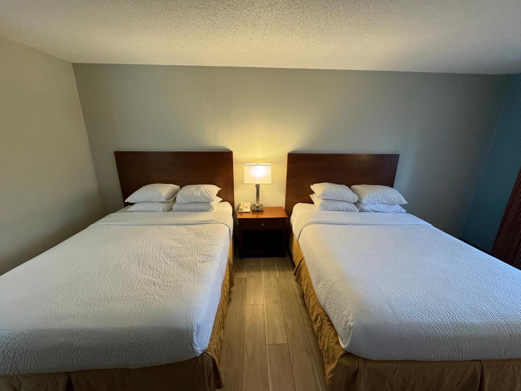 Days Inn By Wyndham Salina I-70 Eksteriør billede