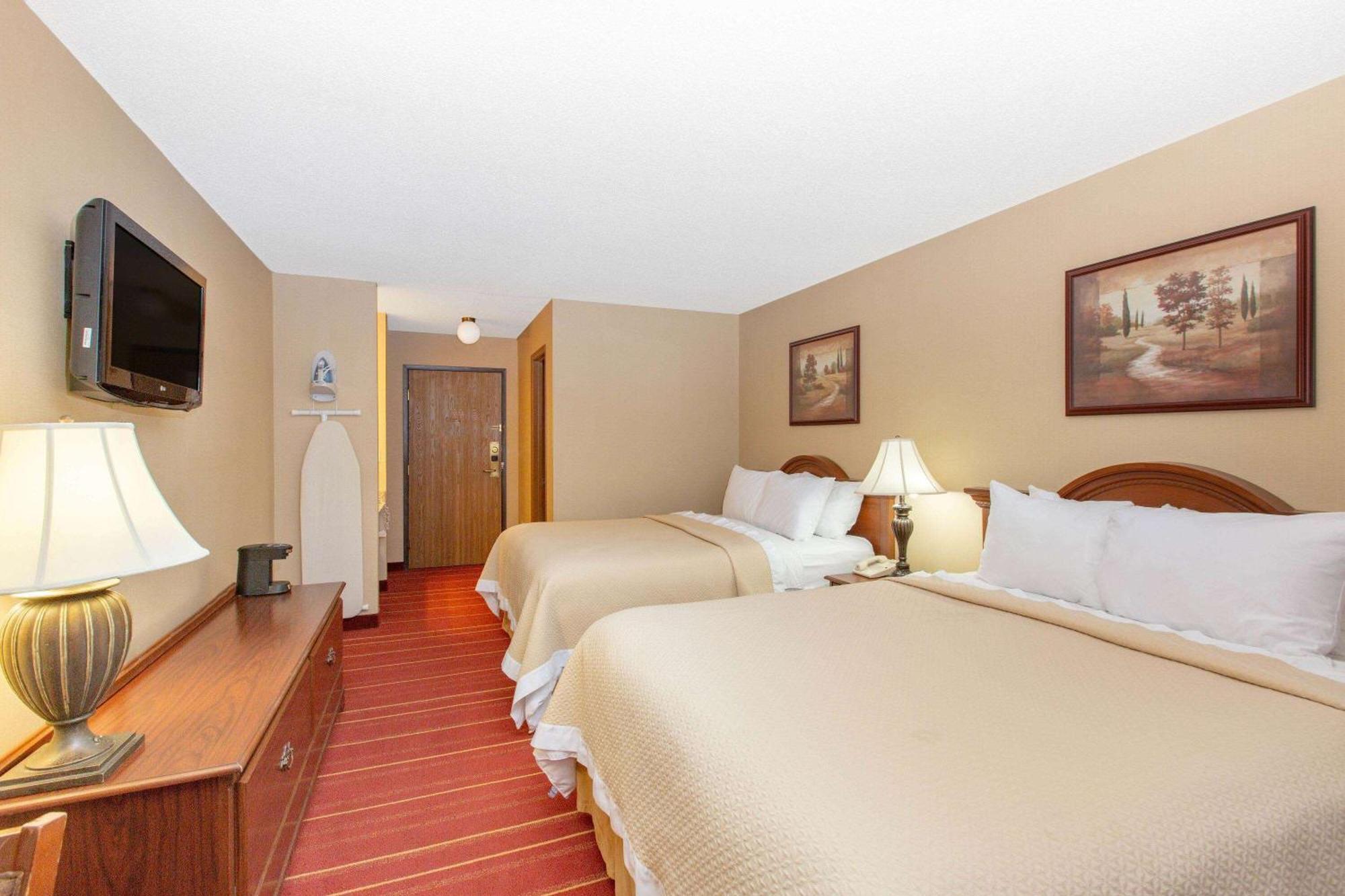Days Inn By Wyndham Salina I-70 Eksteriør billede